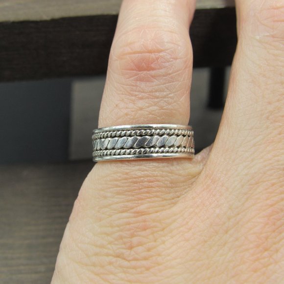 Size 5.5 Sterling Silver Braid Pattern Plain Band Ring Vintage - Picture 2 of 7